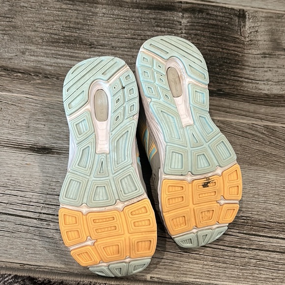 Fairly used gray new balance - Picture 2 of 2